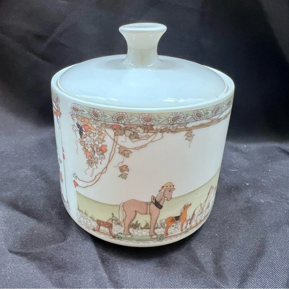 1987 Minton England Royal Doulton - Golden Days - Lidded Sugar Bowl Jar Vintage‎